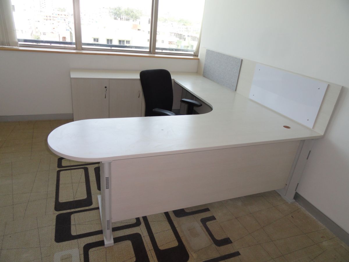 Best Quality Cabin Tables in Bangalore